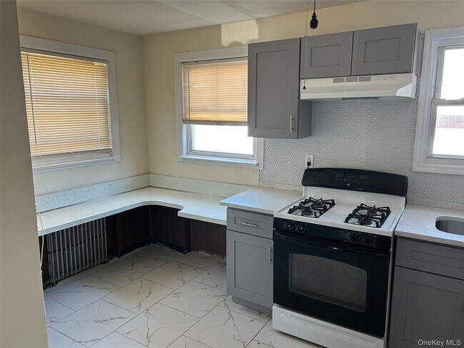 Photo - 1086 Tulip Ave