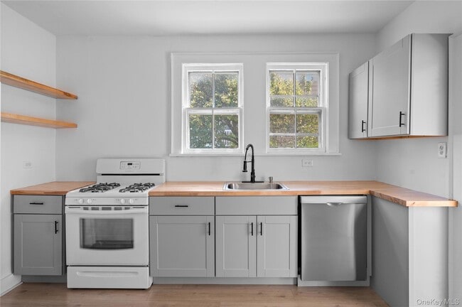 Photo - 56 Lafayette St