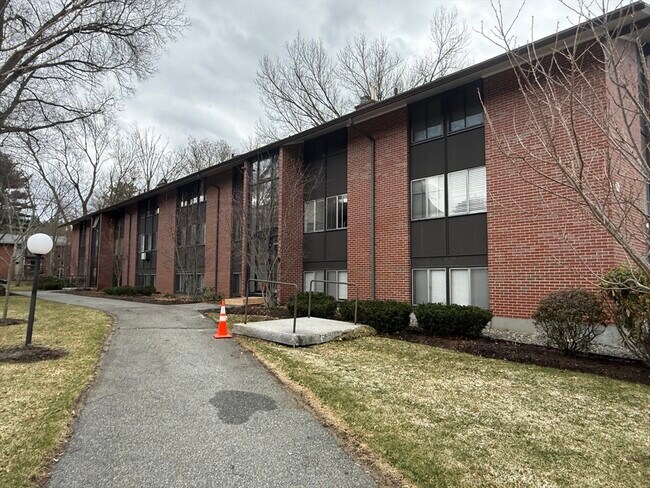 Photo - 4 Longwood Dr Unit 3