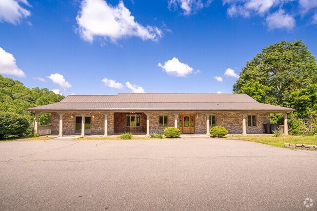 Building Photo - tripl411 Unit A Rental