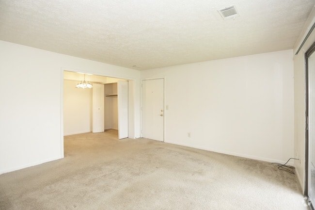 Photo - Country Knoll Apartments