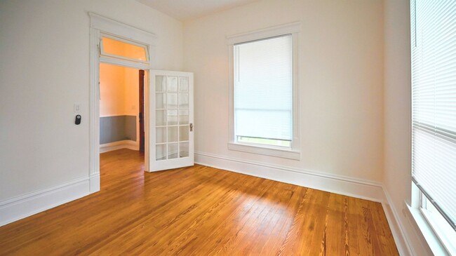 Photo - 2510 Nagle St