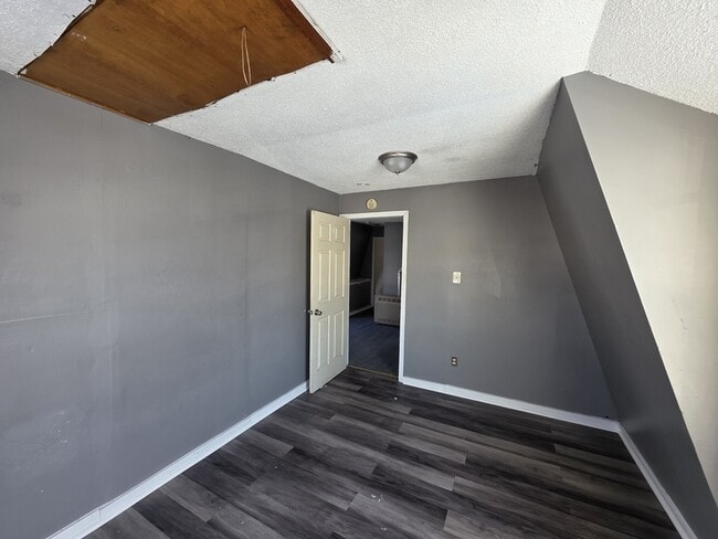 Building Photo - 43 Riverside Ave Unit #2