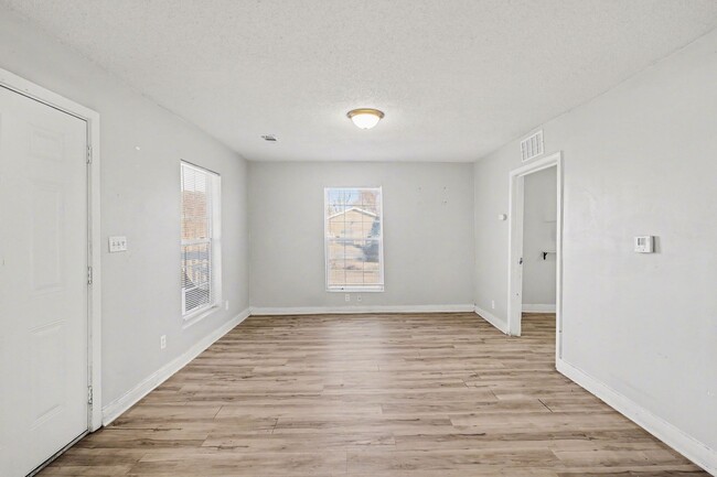 Photo - Beautiful 2 Bedroom 1 Bathroom house in Kansas City!