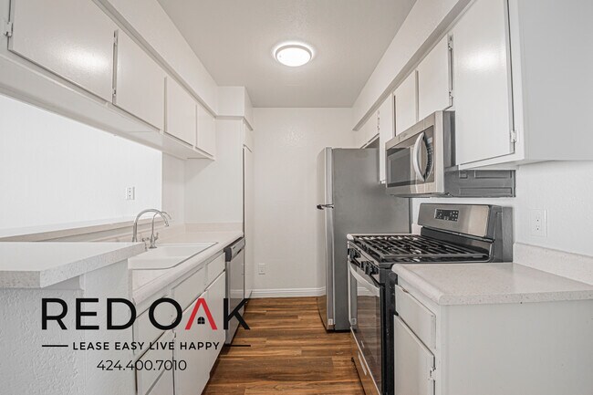 10346 Commerce Ave Unit 6