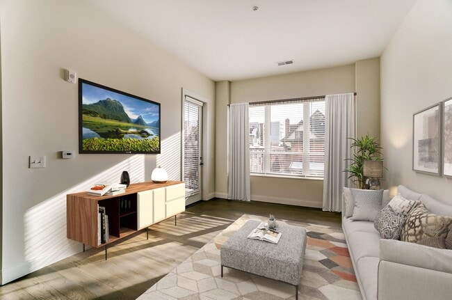 Photo - Luxury Living in the Short North!