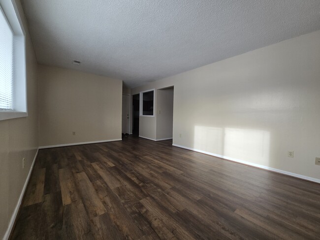 Photo - 1450 Whispering Ct Unidad 4