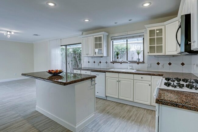 Photo - 13819 Starhill Ct