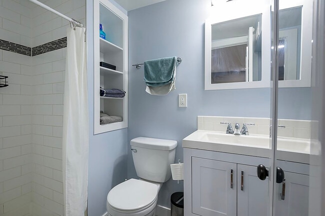 Photo - 717 F St NE Unidad ID1011206P