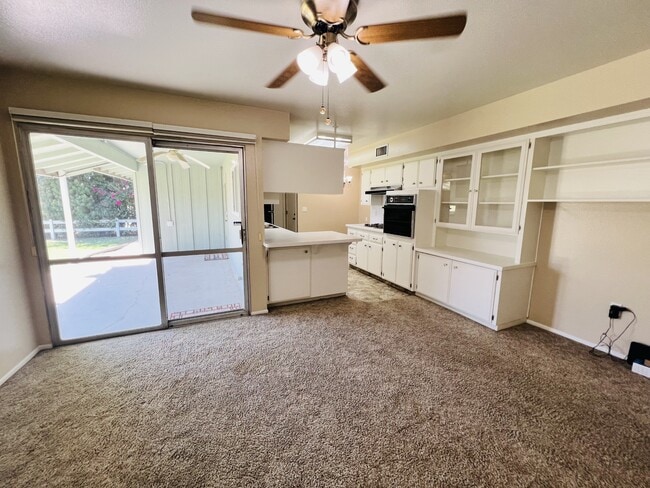 Building Photo - 500 River Oaks Dr