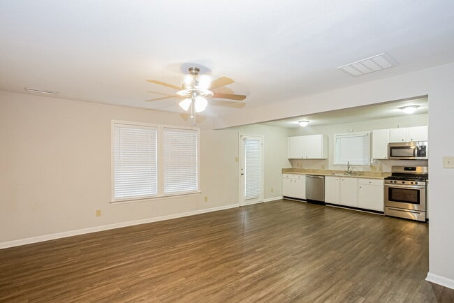 Photo - 1626 Matthew Allen Cir