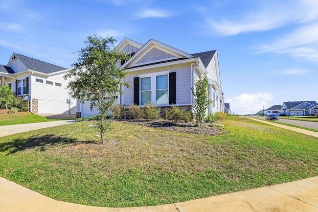 Photo - 201 Ursaline St