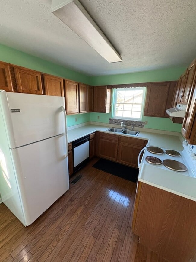 Photo - 1801 Brookline Ct
