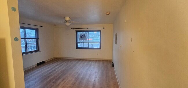 Photo - 2774 S Park Rd Unit Right Looking