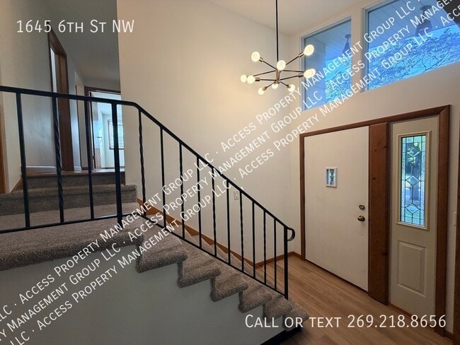 Photo - 1645 6th St NW