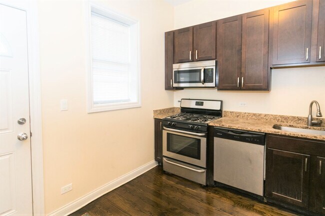 Photo - 1758 W Montrose Ave Unidad A01W