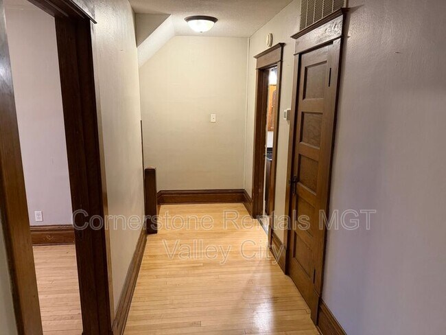 Photo - 139 6th St NW