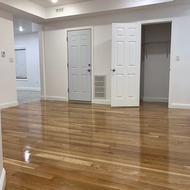 Photo - 190 Main St Unit 4