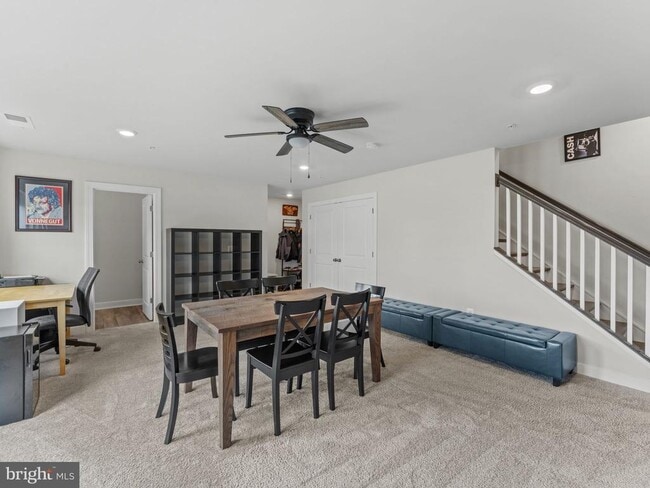 Photo - 2410 Stella Pl