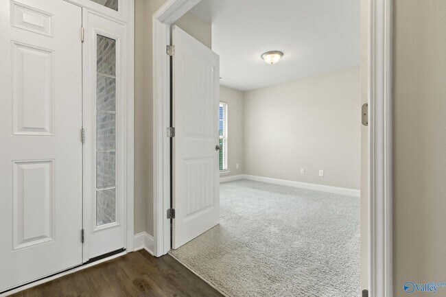 122 Ardsley Dr