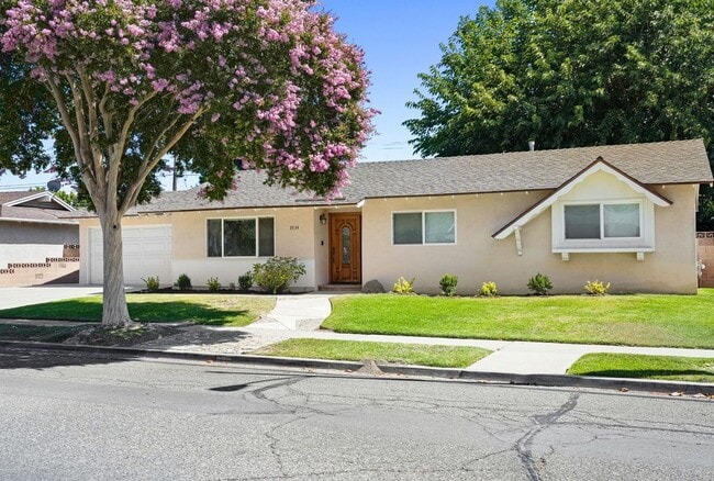 Photo - 3534 Hearst Dr Casa