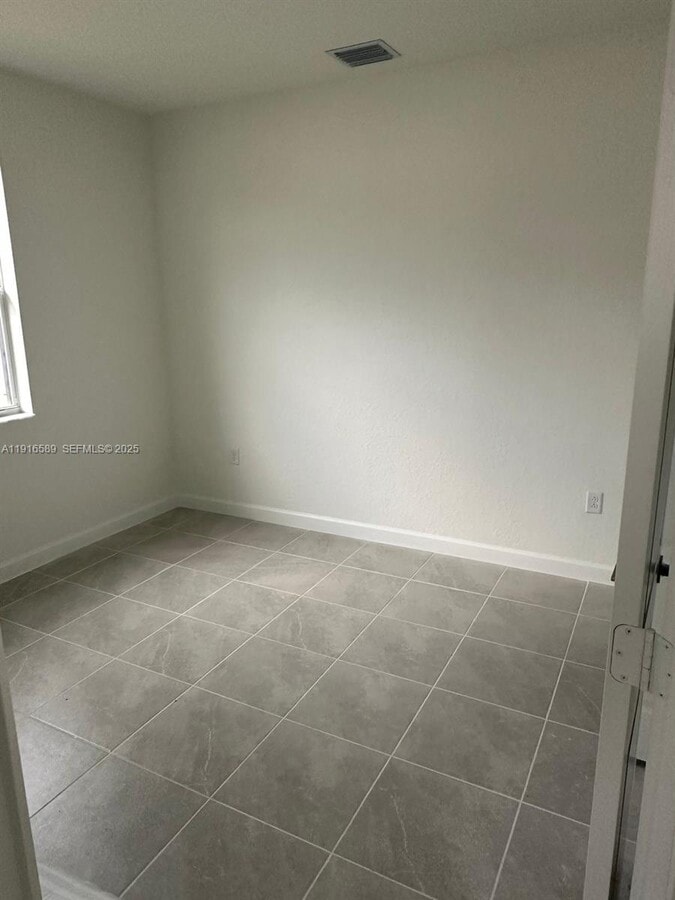 Photo - 2371 SE 23rd Ave Unidad 1