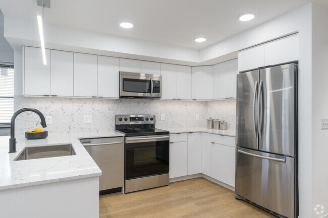 2BR, 2BA - 1500SF