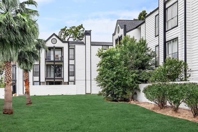 Building Photo - 4400 Memorial Dr Unit 30-1203