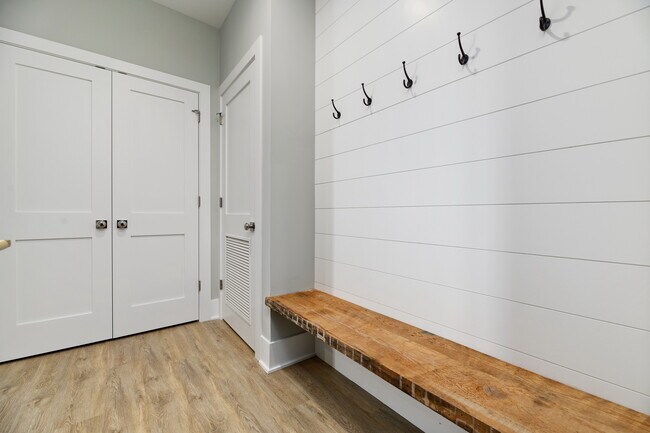 Photo - Damen Apartments