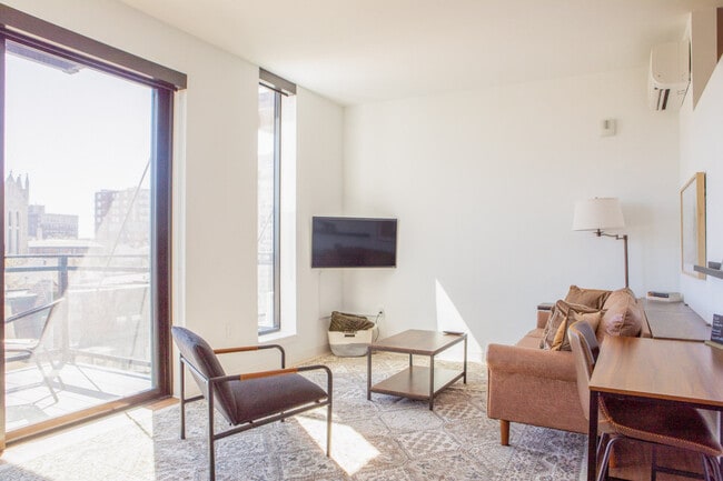 Photo - 1237 N Van Buren St Unidad ID1379020P