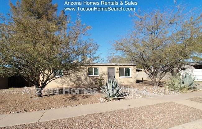 Building Photo - 4559 E Malvern St