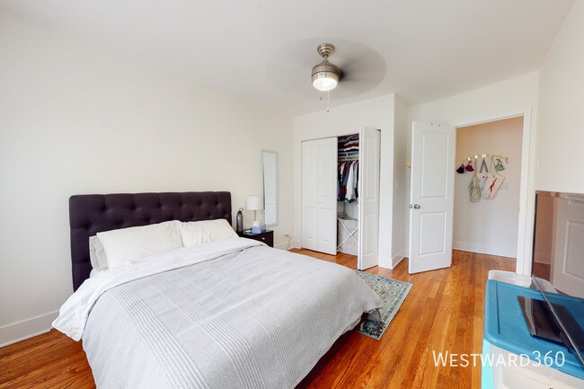 Photo - 4545 N Albany Ave Unidad 1