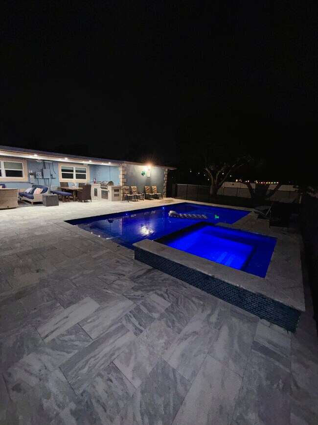 631 NW 39th St