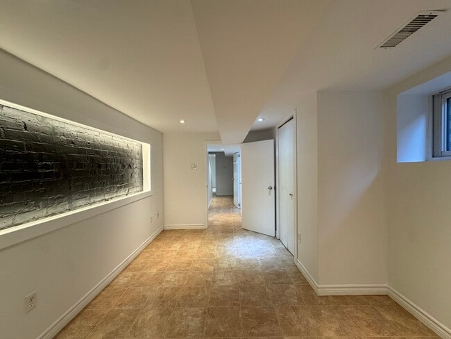 Photo - 310 Riverdale Av