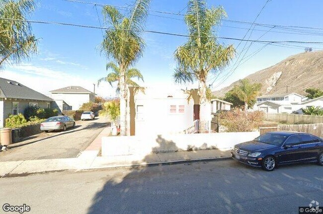 Building Photo - 109 E Ramona St Unit Ventura Beach Bungalow Rental