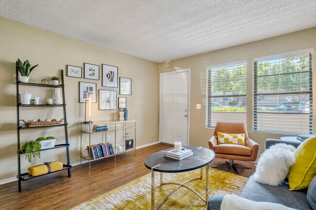 The Grove - Living Room - Retreat at River Bend