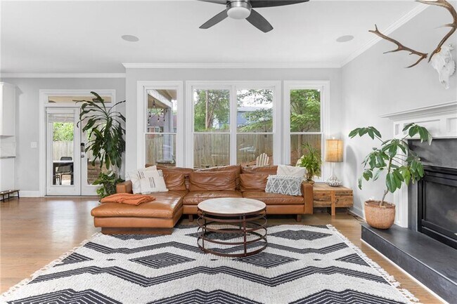 Photo - 558 Glenaire Walk SE