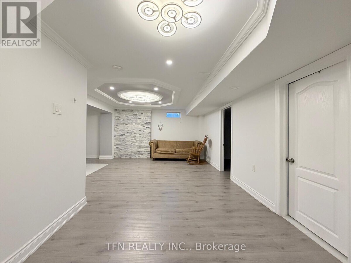 Photo - 2 Irwin Pl