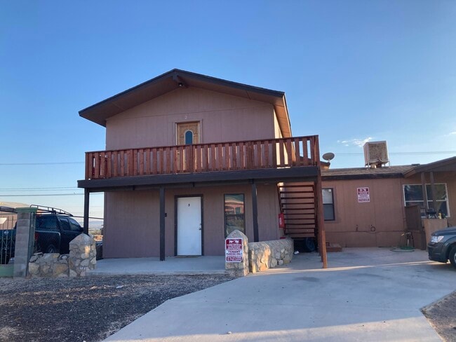 Building Photo - 1654 Exeter Dr Unit 2 Rental