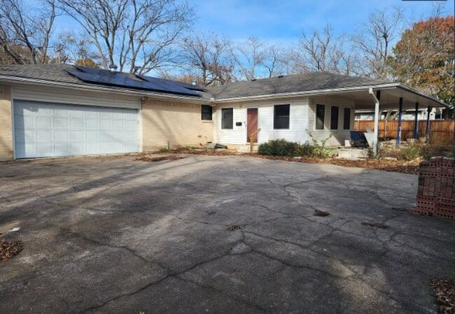 Building Photo - 465 W Marshall Dr