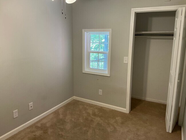 Photo - 1005 Piney Woods Rd Unidad C