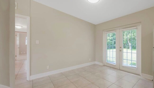 Photo - 8526 Bengalin Ave