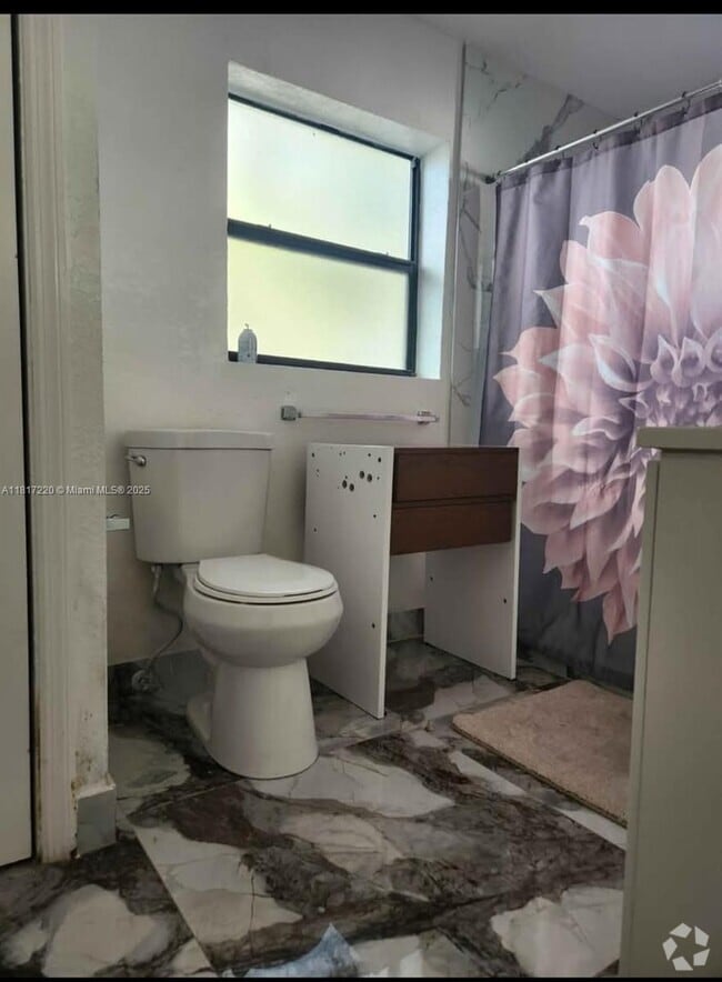 Building Photo - 1868 NW 112th St Unit 1 Rental