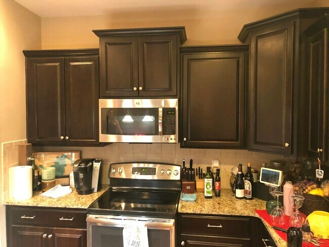 Photo - 318 River Oak St