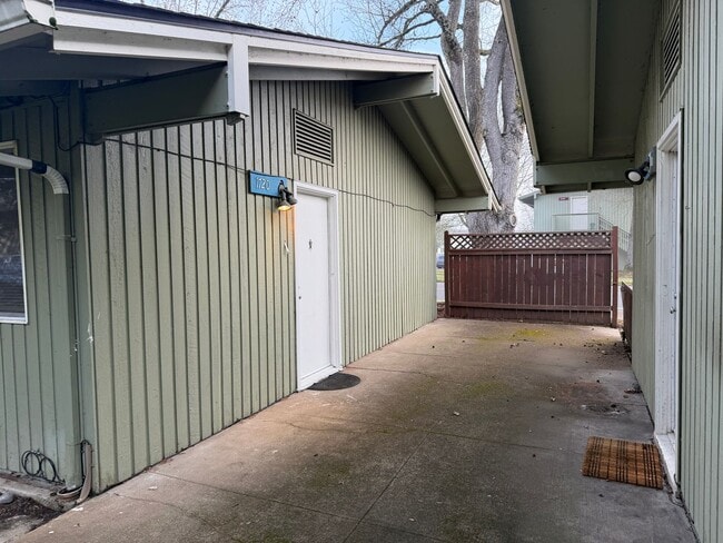 Photo - Updated 2 bedroom 1 bath duplex in Eugene!