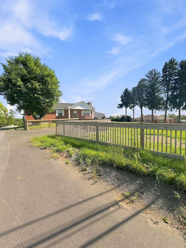 Photo - 7906 Steubenville Pike Unit Upper