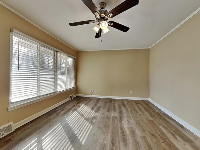 Photo - 15 Bobolink Rd