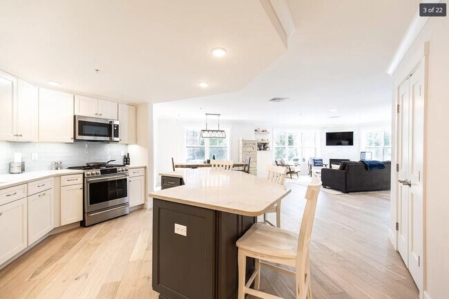 Photo - 2075 Lafayette Rd Unit B16