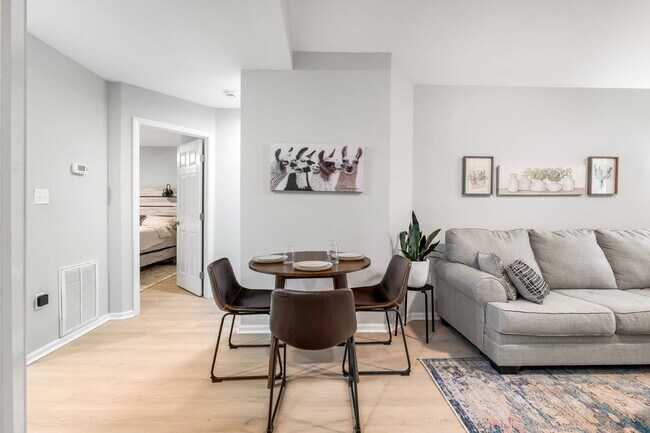 Photo - 420 Alpha St