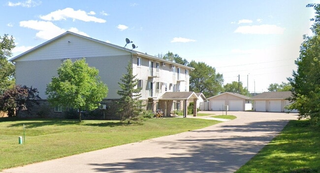 Large 2 Bedroom Apartment - Available Augu... - Large 2 Bedroom Apartment - Available Augu... Unit 5